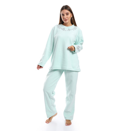 D45 بجامة شتوي بولار مطرزة