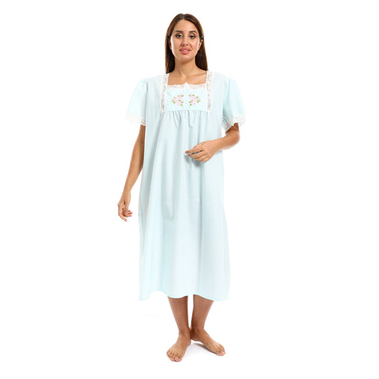 830 قميص نوم قصير بالدانتيل على الصدر