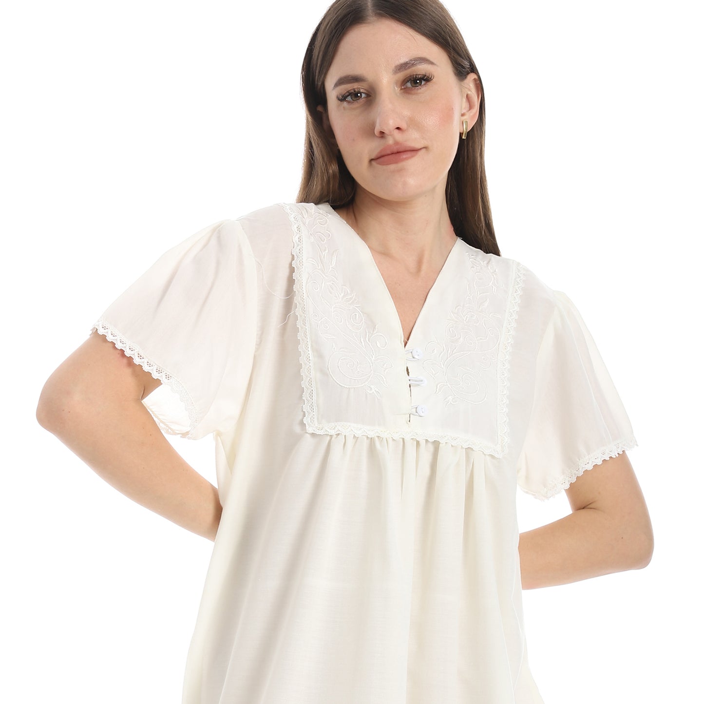 893 قميص نوم قصير بالدانتيل على الكم