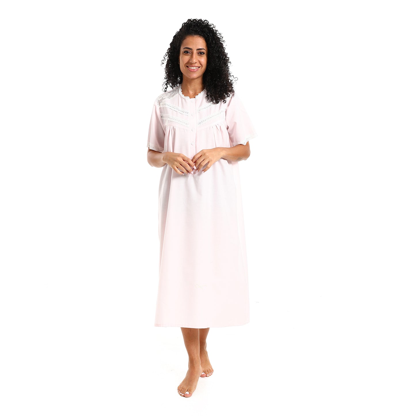 897 قميص نوم قصير بالدانتيل على الصدر