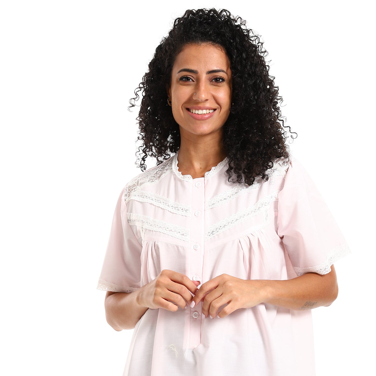 897 قميص نوم قصير بالدانتيل على الصدر