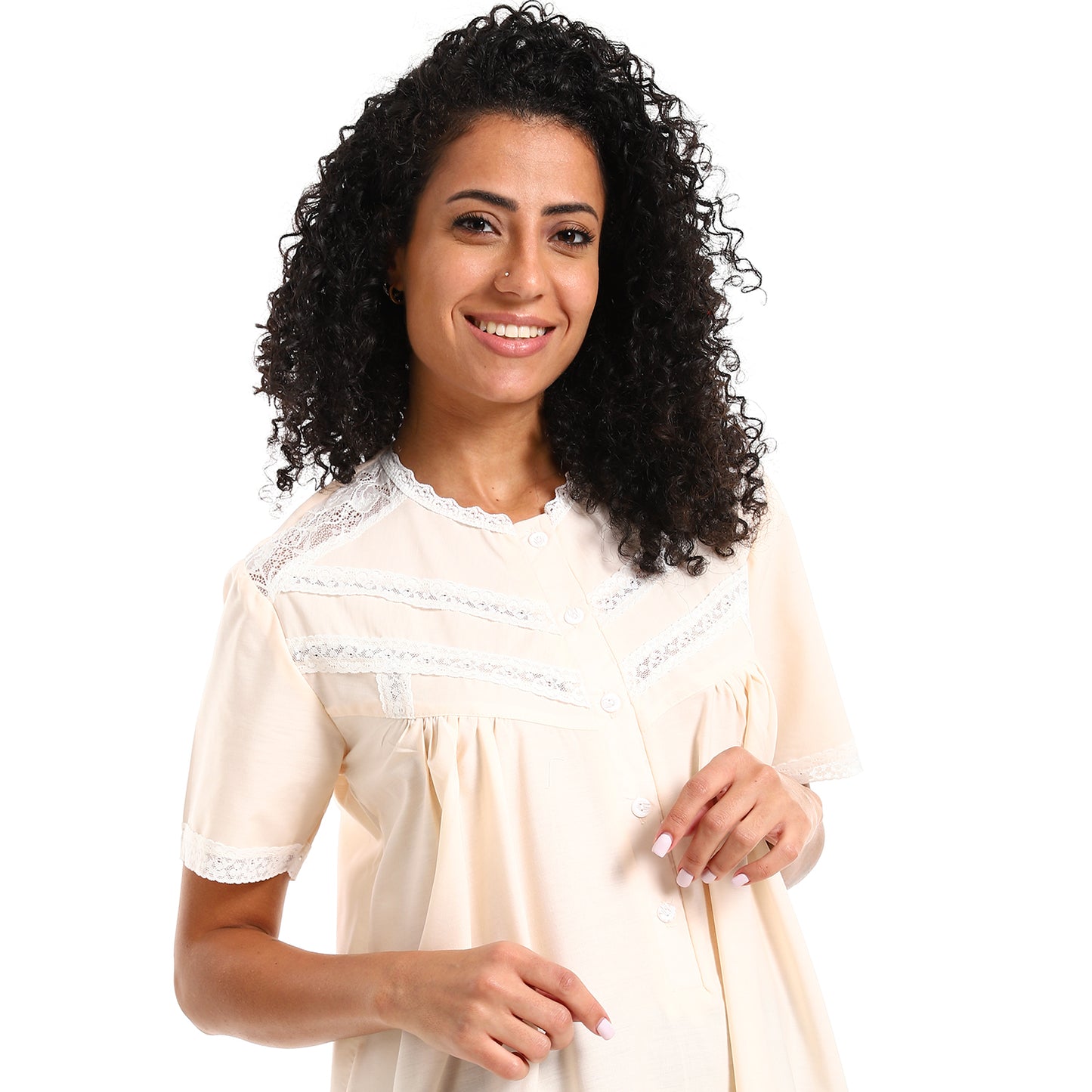 897 قميص نوم قصير بالدانتيل على الصدر