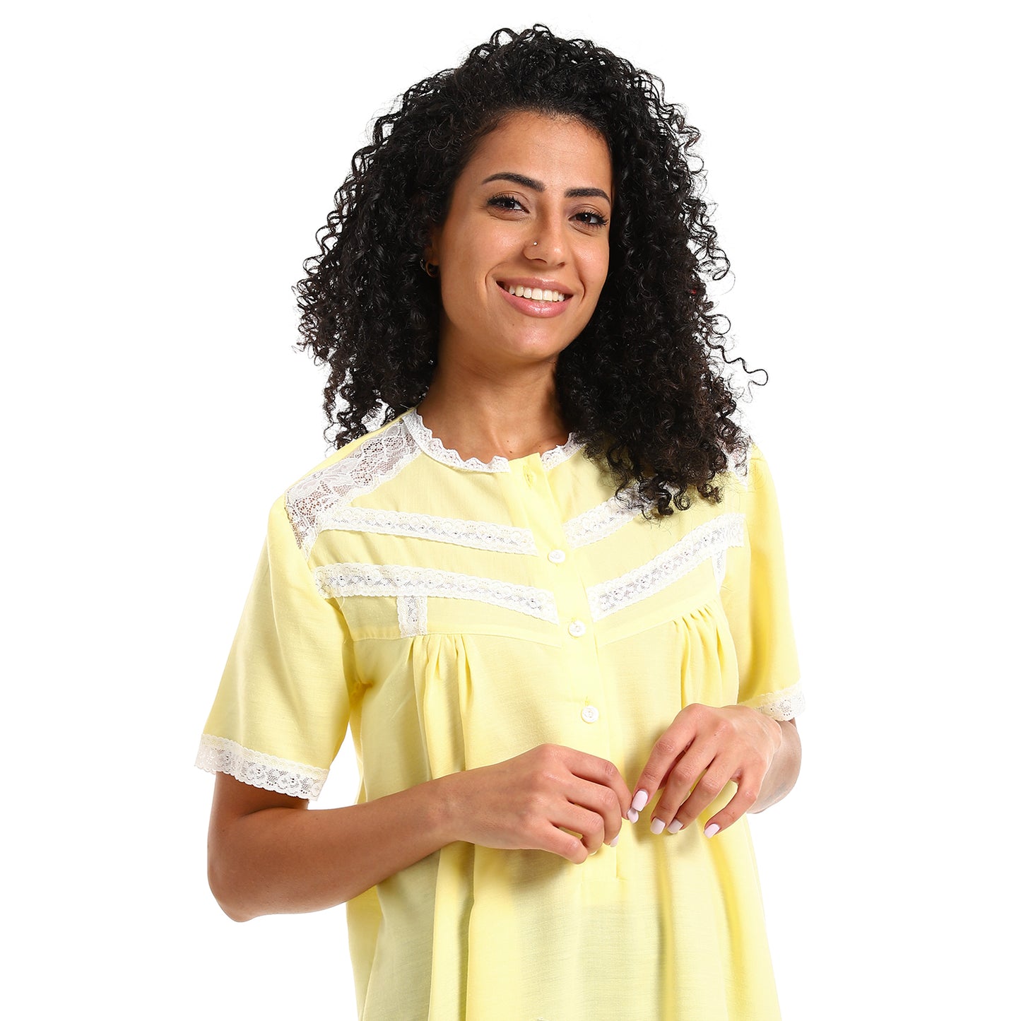 897 قميص نوم قصير بالدانتيل على الصدر