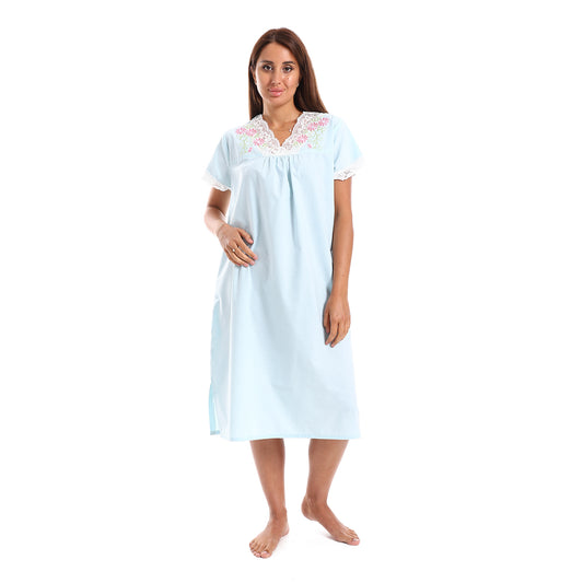 910 قميص نوم قصير بالدانتيل على الصدر