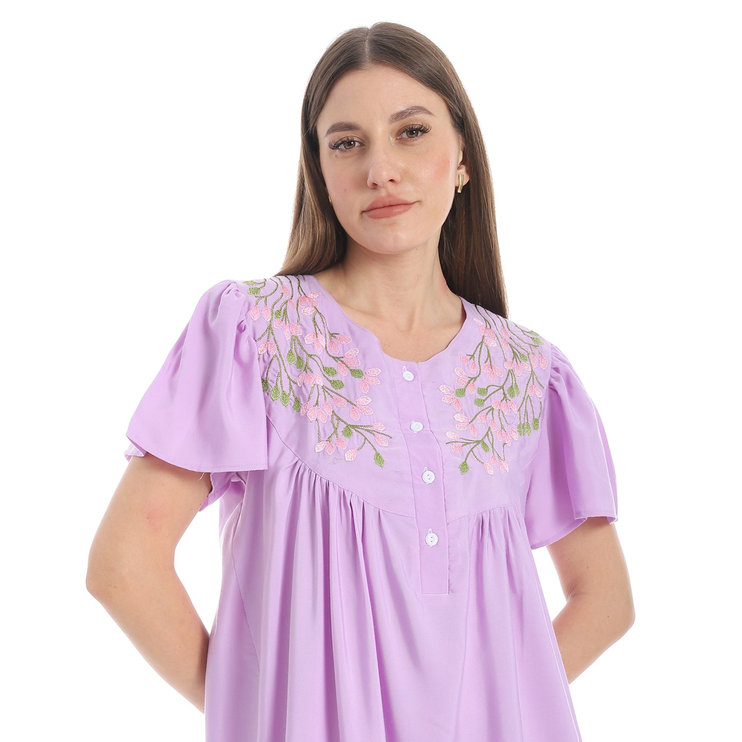 KHW 988 قميص نوم قصير مطرز بسفرة