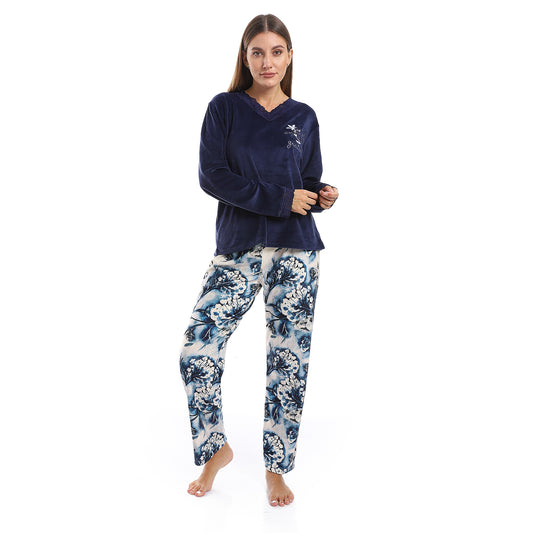 1344  بجامة شتوي قطيفة بالدانتيل