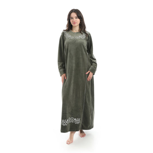 DB26-W26 قميص نوم قطيفة مطرز بسوستة