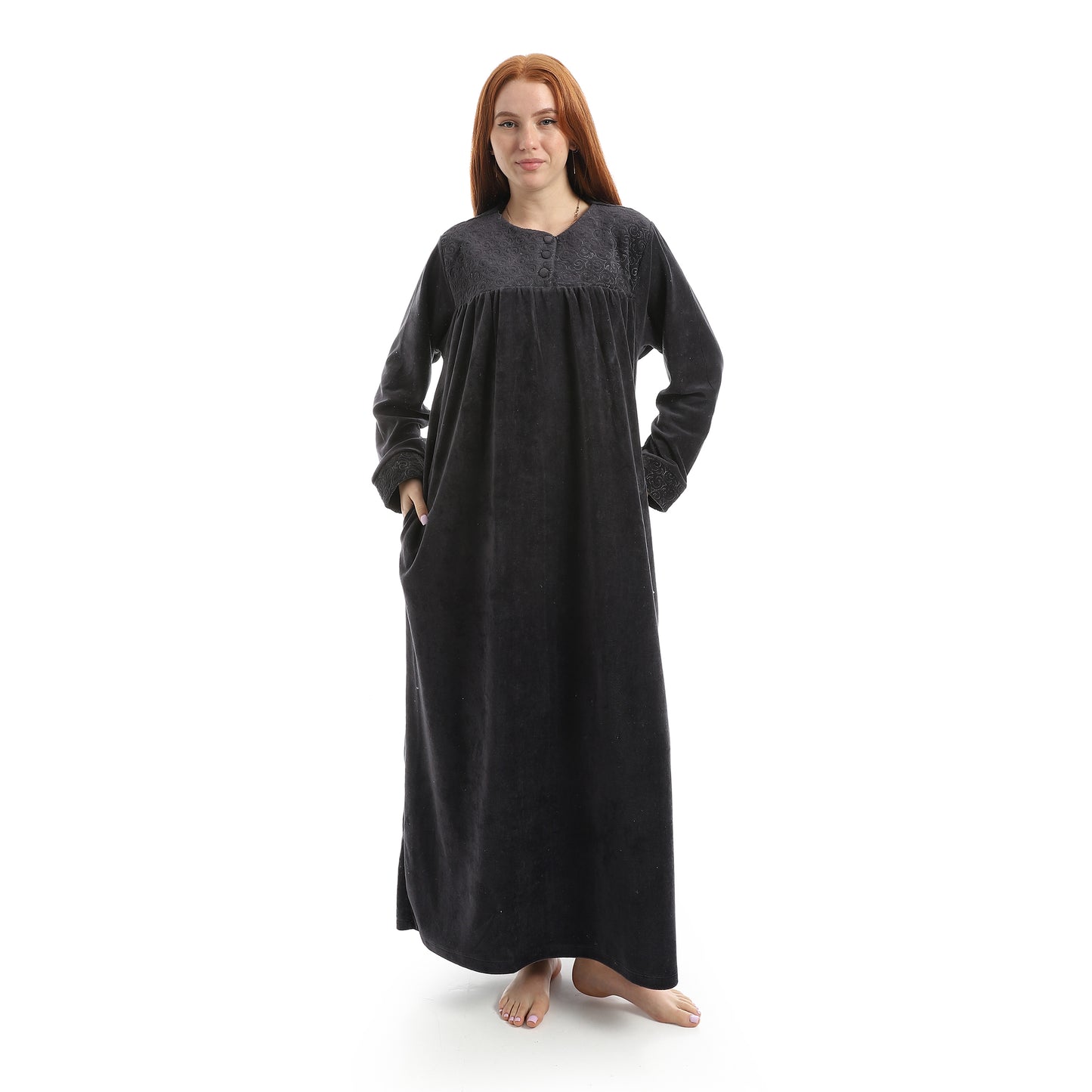 D23-W26 قميص نوم قطيفة مطرز بسفرة