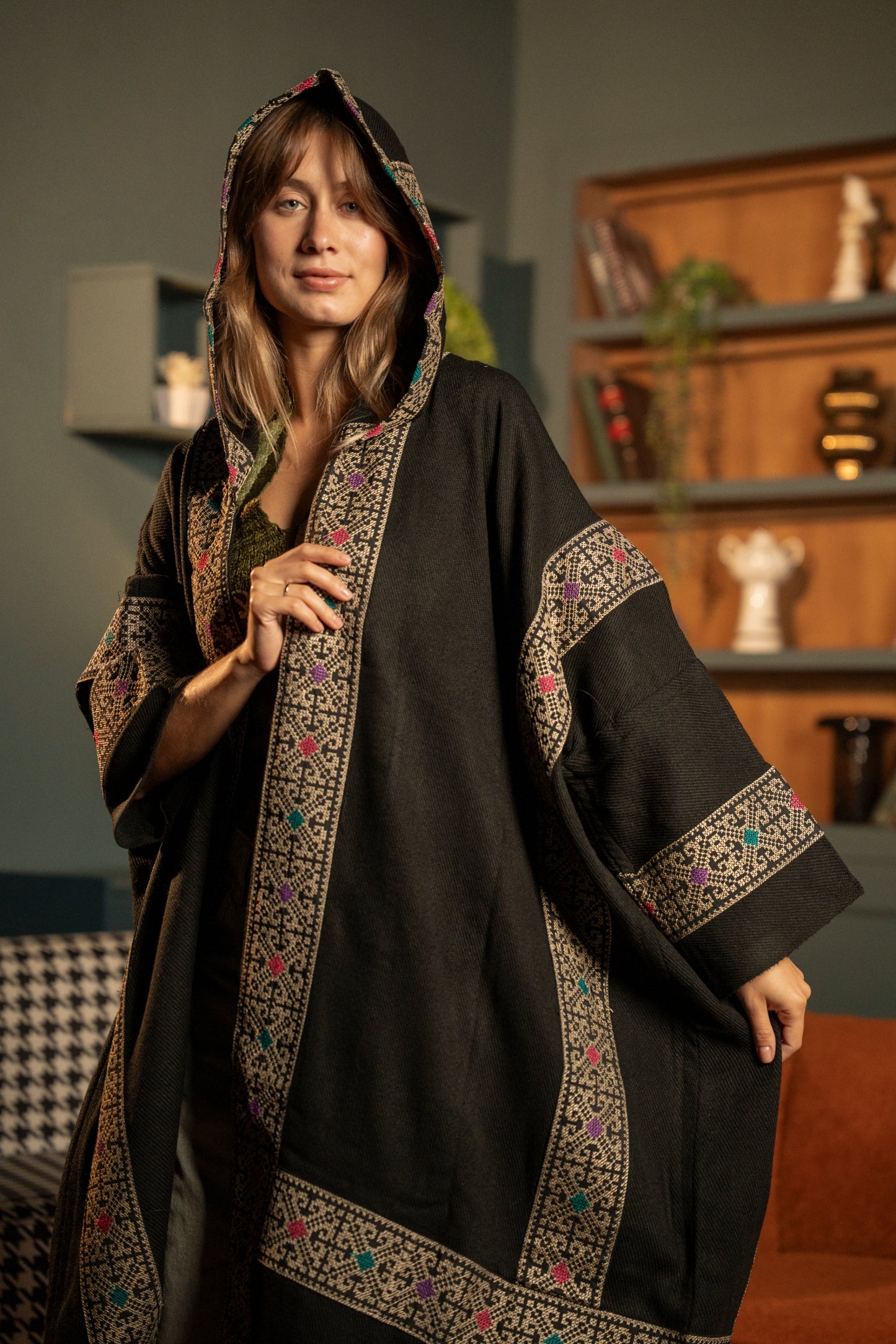 KHW-9055 شال حريمي صوف مطرز