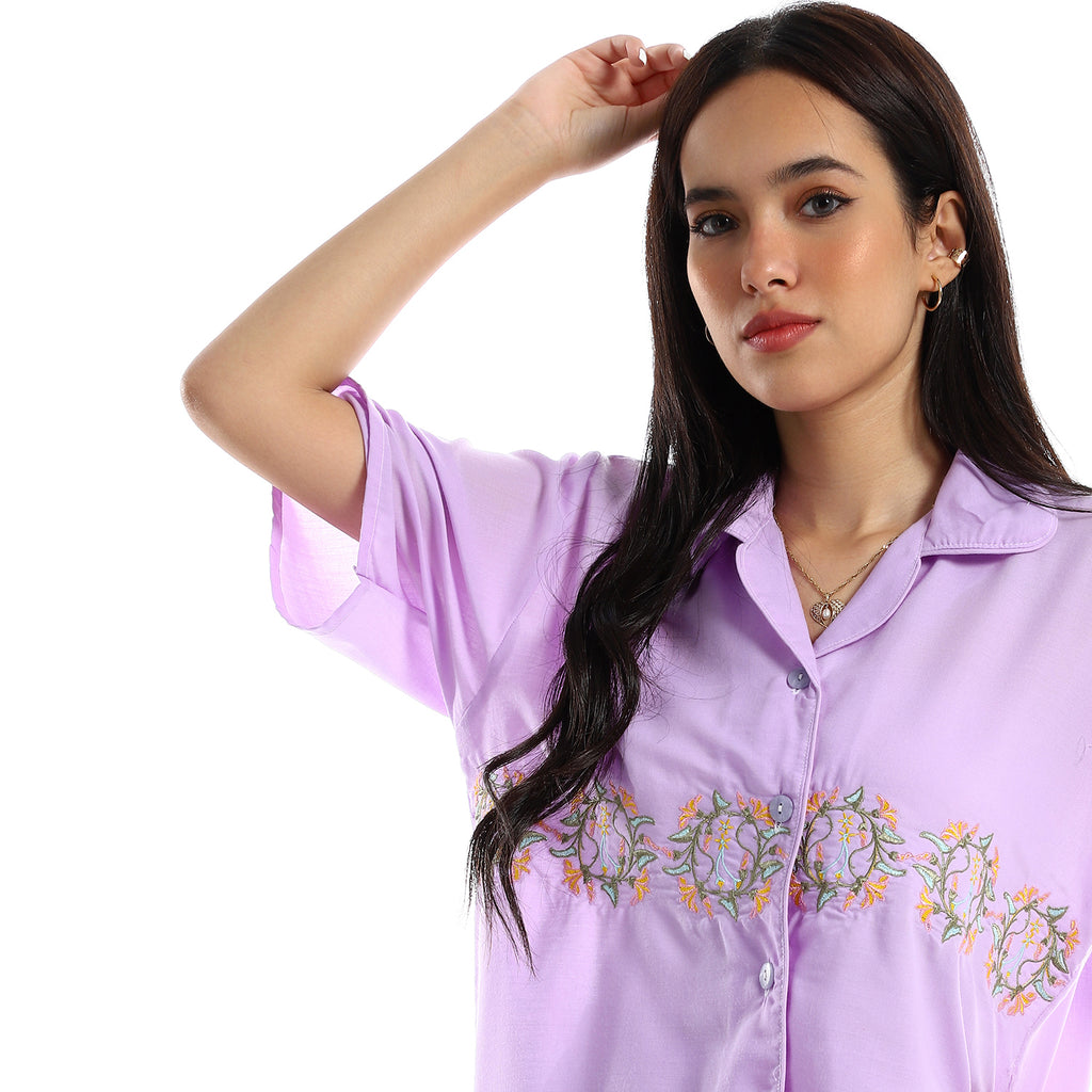 بجامة حريمي لينوه نتطريز على الصدر